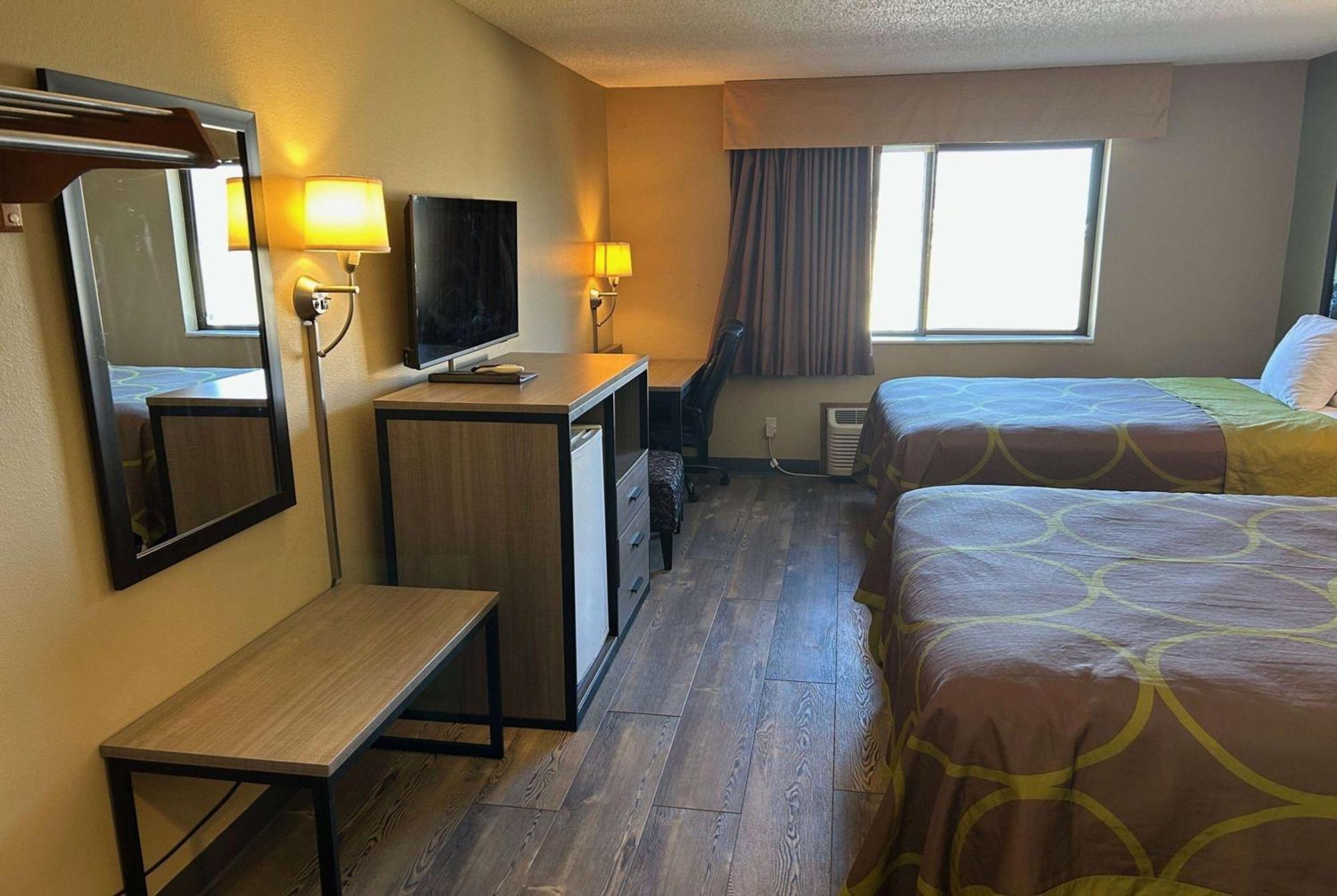 Super 8 By Wyndham Perry Ia Hotell Eksteriør bilde